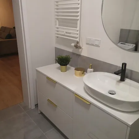 Apartament Przy Uniwersytecie Kopcinskiego 15 Διαμέρισμα *